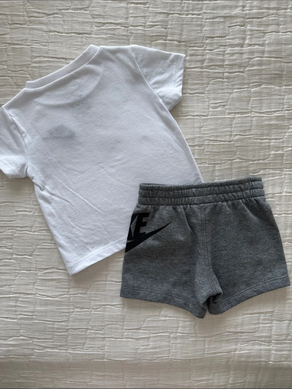 Nike Boys NWT 2 Pc Tee and Shorts - White, Grey/Blk, Size 12 M